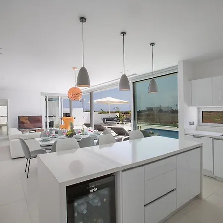 Vila Your Dream Holiday With Private Pool In Most Exclusive Neighbourhood 1698 Protaras
