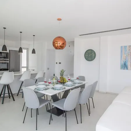 Your Dream Holiday With Private Pool In Most Exclusive Neighbourhood 1698 Vila *