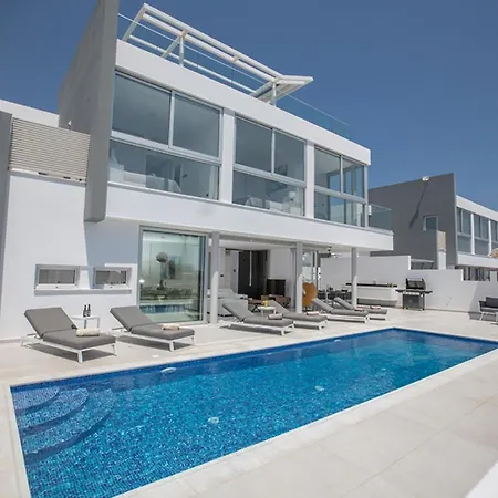 Your Dream Holiday With Private Pool In Most Exclusive Neighbourhood 1698